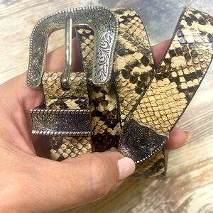 Zara Faux Snakeskin Design Silver Accents Beautiful Belt 39 Inches